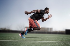 米兰体育-五大联赛门将指挥防线能力是否影响整场防守连贯性，门将防守犯规