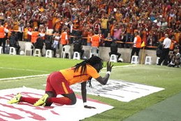 米兰体育app在线下载-男排超级联赛上演“天王山之战”