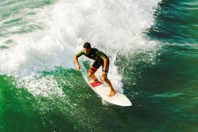 米兰体育入口-德甲豪门“火拼”八强：拜仁迎战多特，激情激战！