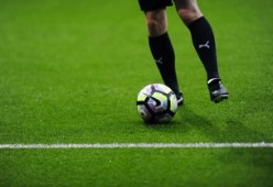 米兰全站APP正式版下载-中国足球关键比赛失误节点结构分析，足球 失误